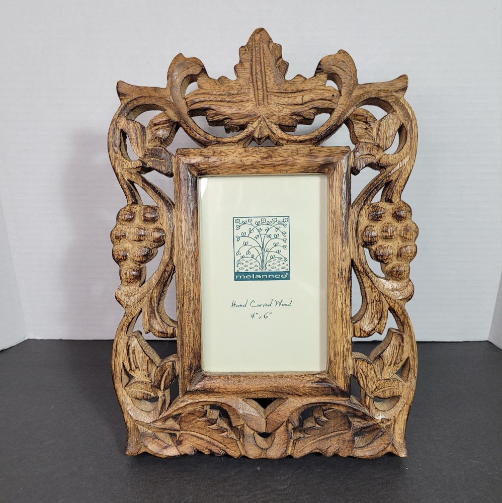 Vintage Hand Carved Wood 4 x 6 Picture Frame Grapes Vines and Leaves